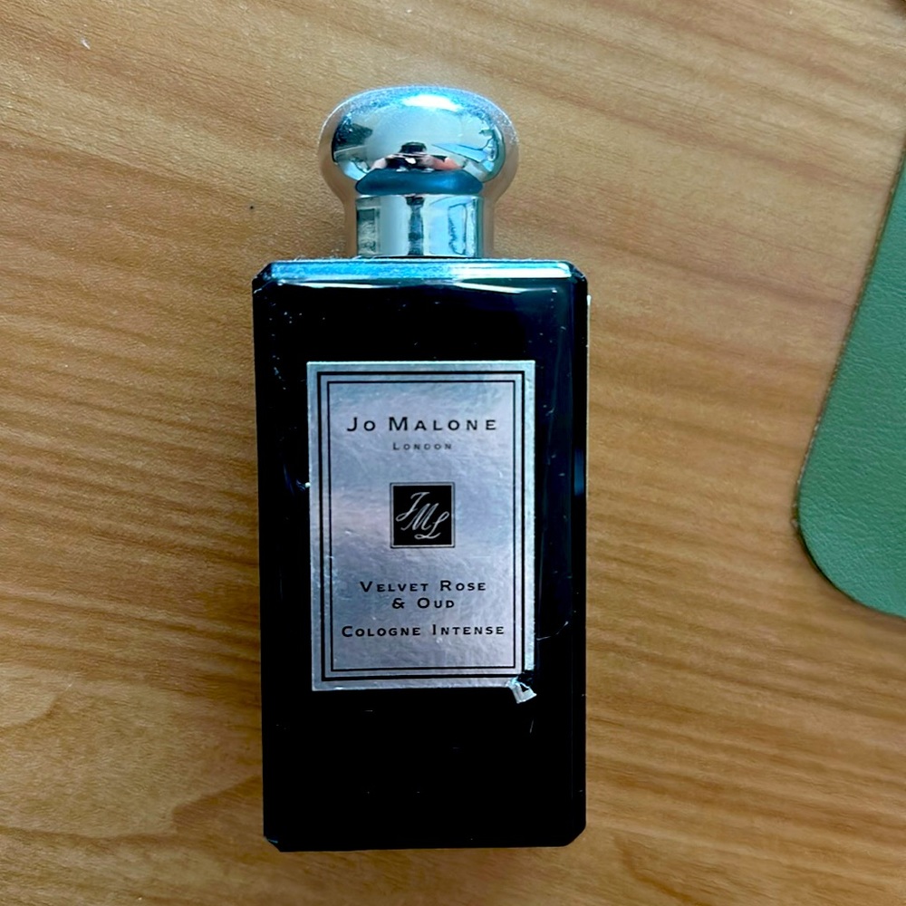 Velvet Rose & Oud Cologne Intense 100 ml - 80% full